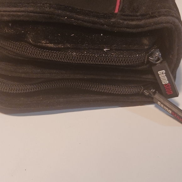 Gamestop zip-up games pouch - Picture 2 of 3